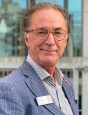 Dr. med. Frank Schw&auml;rzler